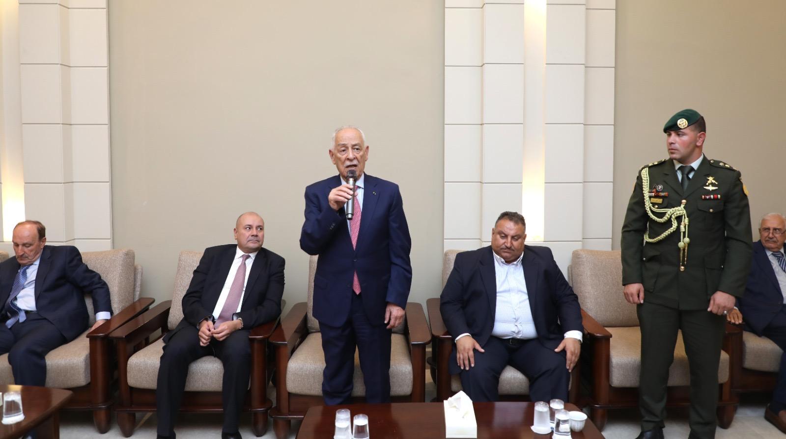مندوبا عن الملك وولي العهد.. العيسوي يعزي عشيرتي الزبون والشريدة