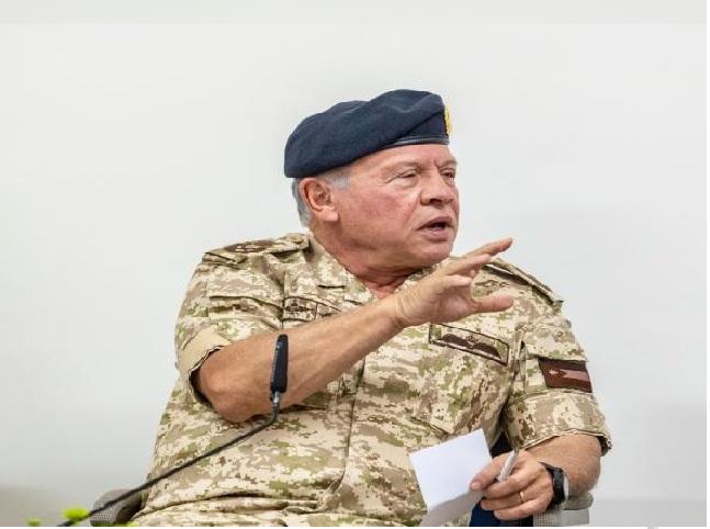 الملك يلتقي مجموعة من رفاق السلاح