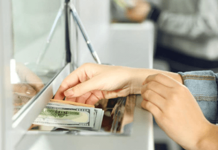 حركة نشطة في سوق الصرافة