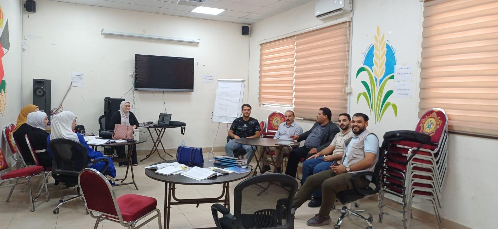 تواصل فعاليات برنامج اللغة الإنجليزية للباحثين عن عمل في مركز شباب برما النموذجي